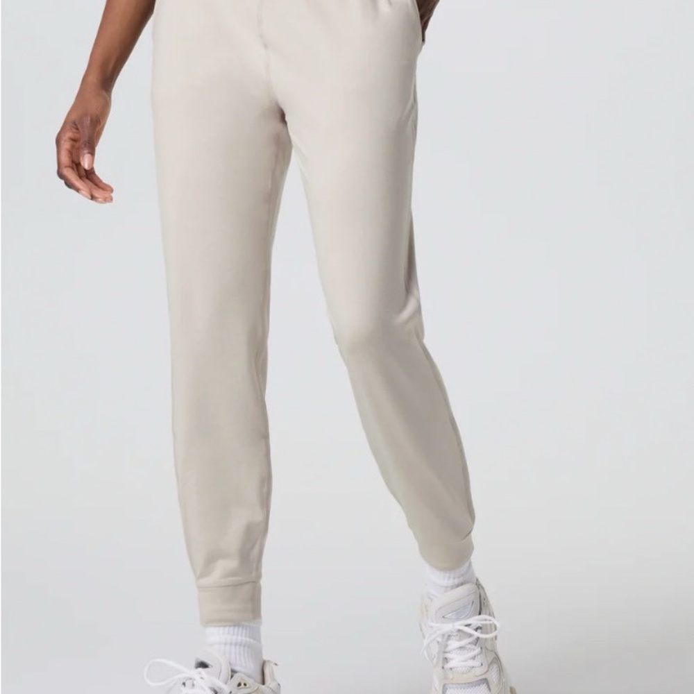 Vuori Ecru Heather Performance Joggers. Size Small